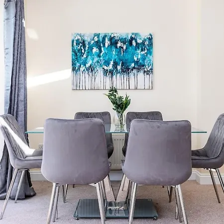 Dom wakacyjny Fortified 4 Bedroom Holly Bristol