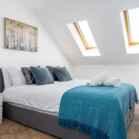 Fortified 4 Bedroom Holly Nyaraló