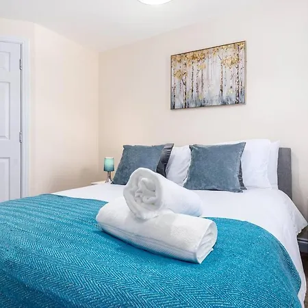 Fortified 4 Bedroom Holly Nyaraló