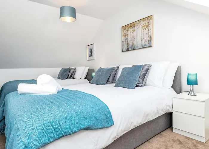 Fortified 4 Bedroom Holly Tatil Evi Bristol