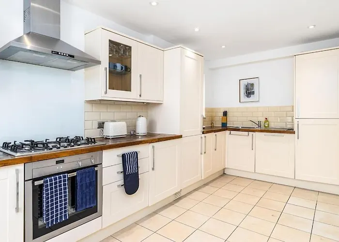 Fortified 4 Bedroom Holly Dom wakacyjny Bristol