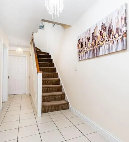 Dom wakacyjny Fortified 4 Bedroom Holly