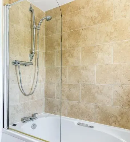 Dom wakacyjny Fortified 4 Bedroom Holly Bristol