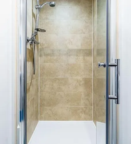 Fortified 4 Bedroom Holly * Bristol