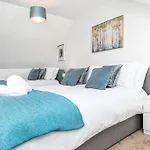 Fortified 4 Bedroom Holly Дом отдыха Бристоль
