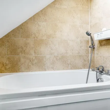 Fortified 4 Bedroom Holly Prázdninový dům Bristol