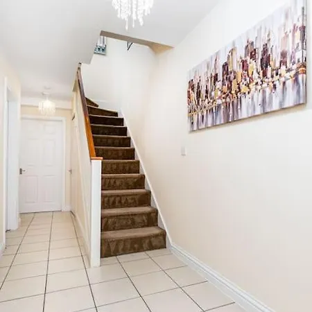 Vakantiehuis Fortified 4 Bedroom Holly